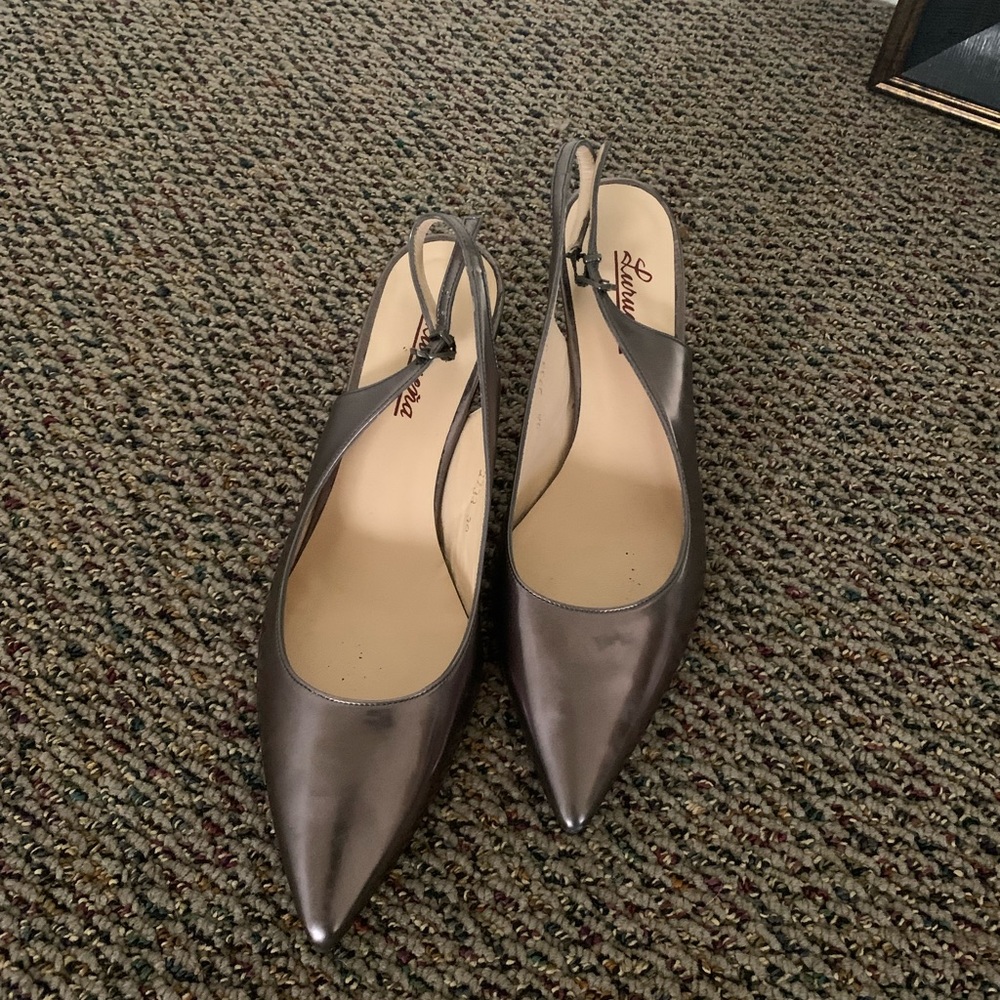 Sling back kitten heels